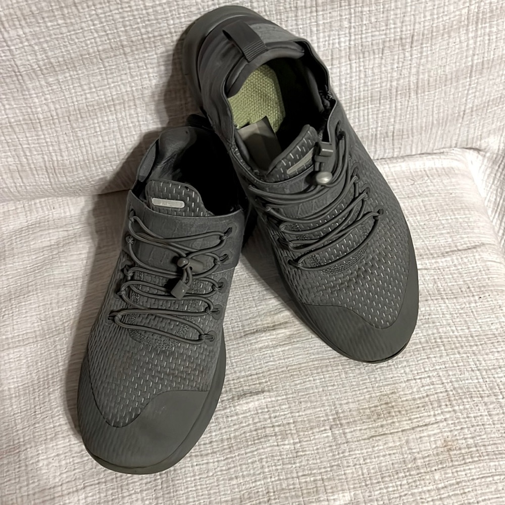 Nike Commuter Running Shoes size 8.5